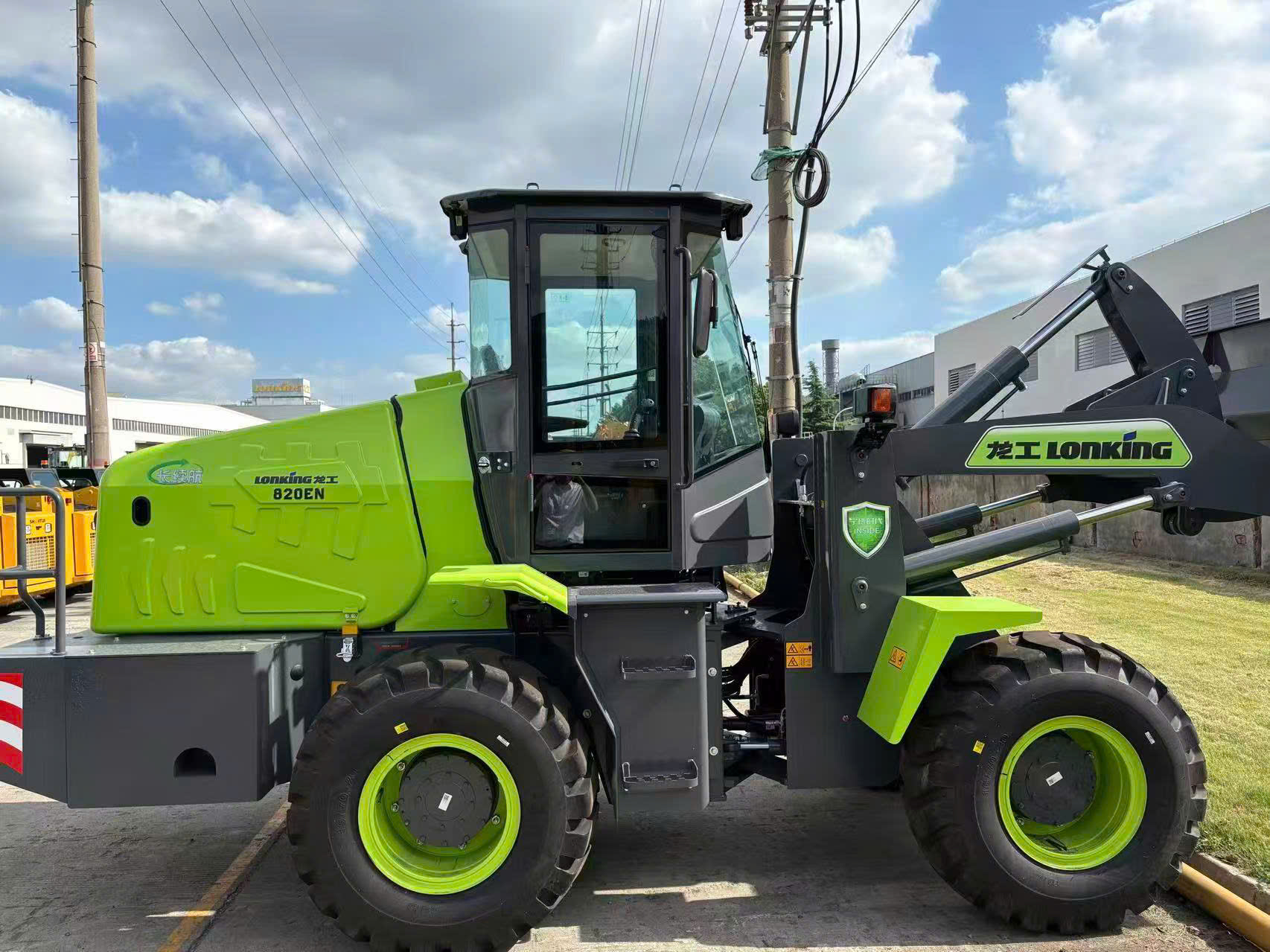 Máy xúc lật điện Lonking LG820EN